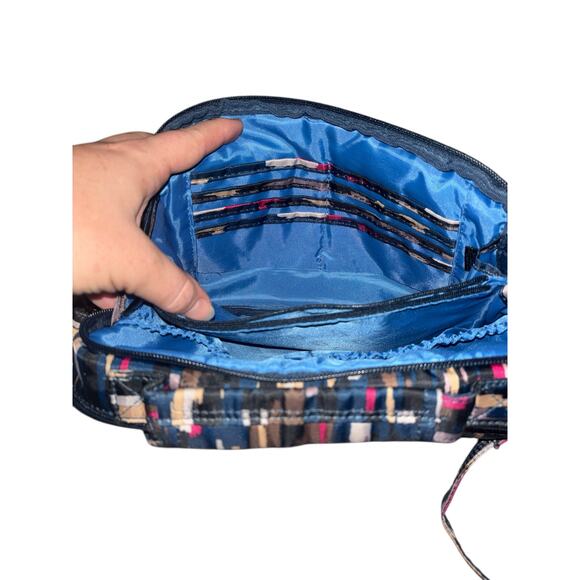 LUG Scoop Crossbody Bag Abstract Blue Pink Multi
Print Travel Purse RFID - Picture 7 of 8